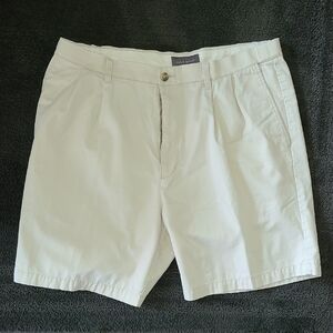 Croft & Borrow Men's Cotton‎ Ecru Shorts 38